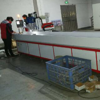 自動(dòng)攻絲機(jī)的設(shè)計(jì)、運(yùn)動(dòng)方向及性能穩(wěn)定判斷