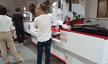 自動鉆孔攻牙機和激光設備、雕刻機相比有哪些優(yōu)勢