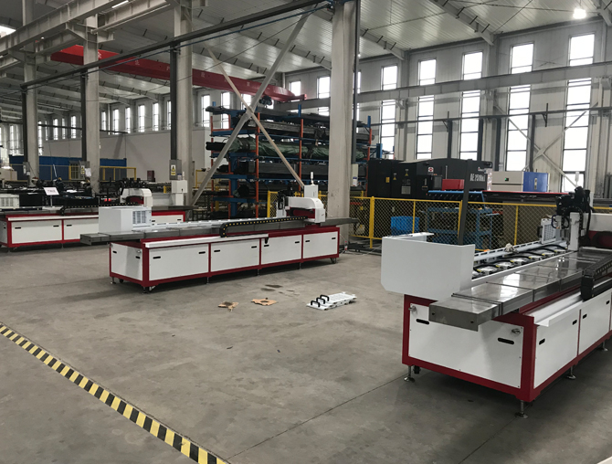 數(shù)控鉆孔機